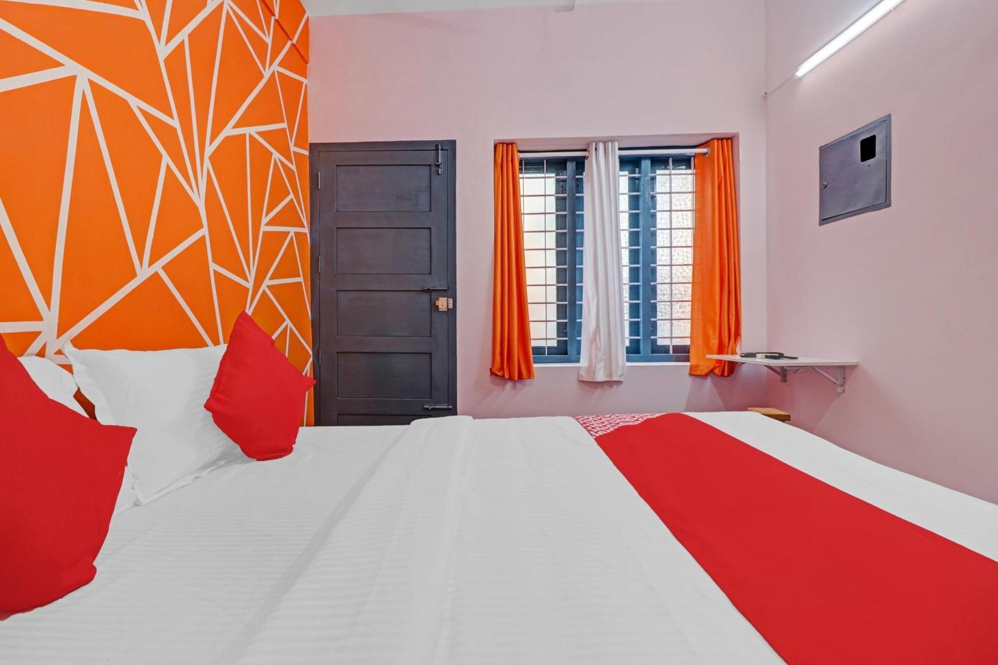 Super Hotel O Skywind Kazhakuttam Bagian luar foto